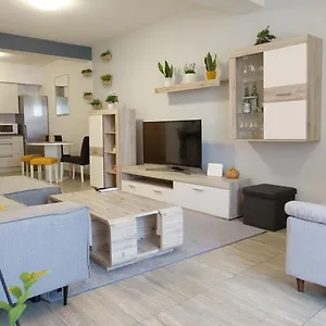 Spacious With Private Parking , Pula Chorwacja